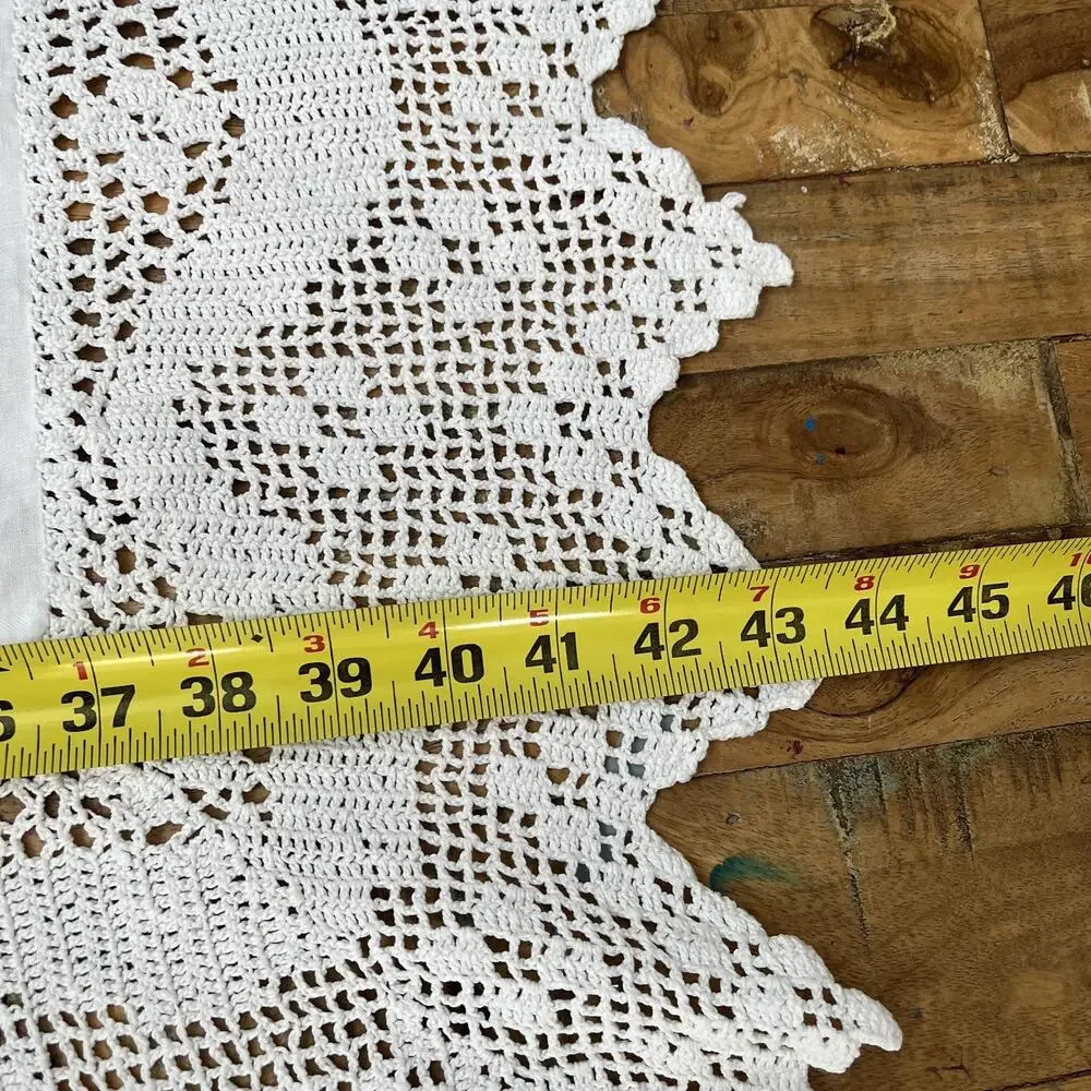 Victorian Irish Linen Handmade Lace Table Topper Centerpiece